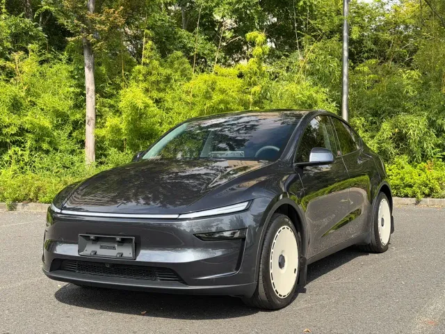 Фотография автомобиля — Tesla Model Y