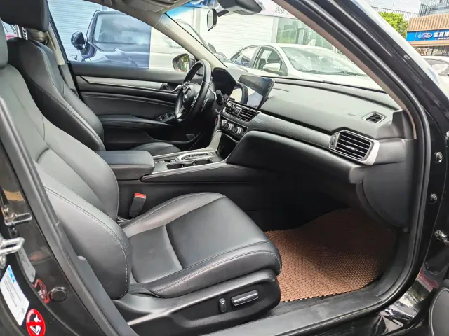 Honda Accord — Фото автомобиля 13