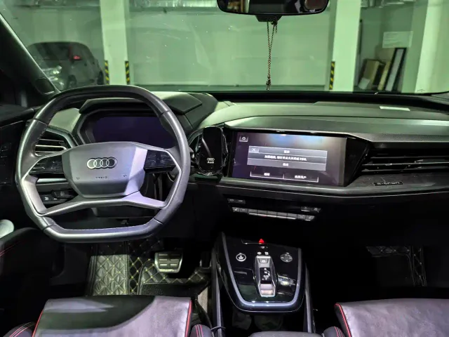 Audi Q5 e-tron — Фото автомобиля 6