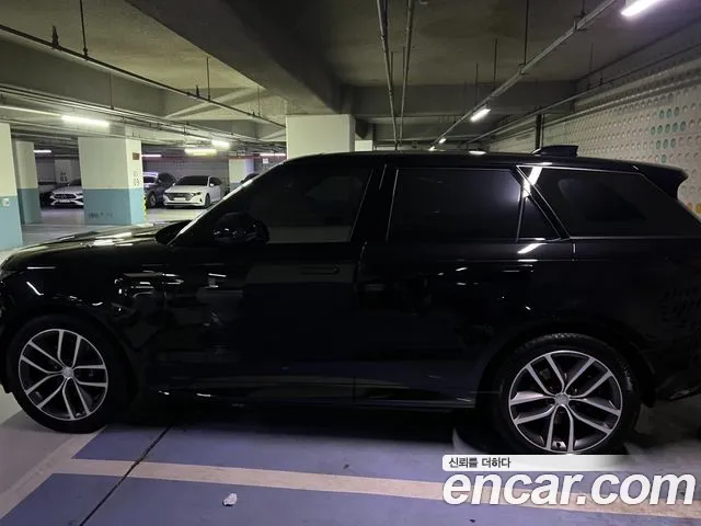 Land Rover Range Rover Sport — Фото автомобиля 3