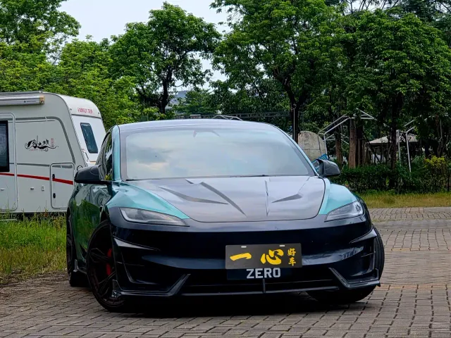 Tesla Model 3 — Фото автомобиля 3