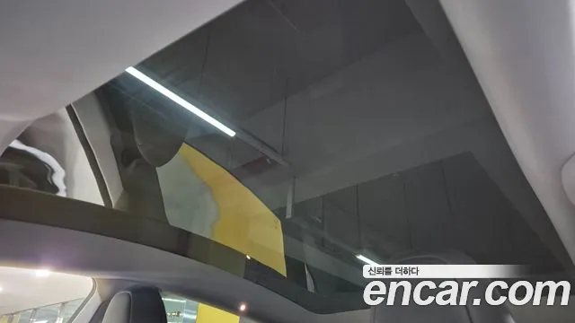 Tesla Model Y — Фото автомобиля 16