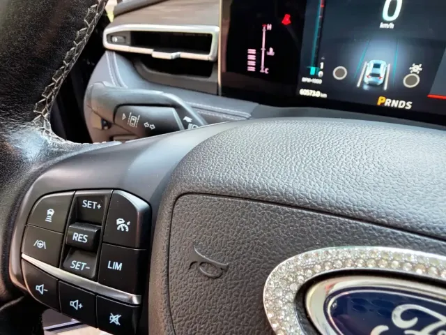 Ford Edge — Фото автомобиля 10