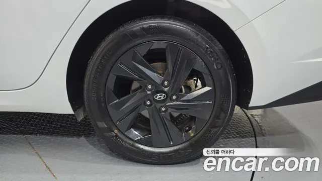 Hyundai Avante CN7 — Фото автомобиля 6