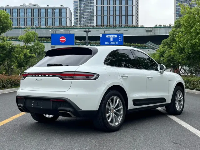 Porsche Macan — Фото автомобиля 13