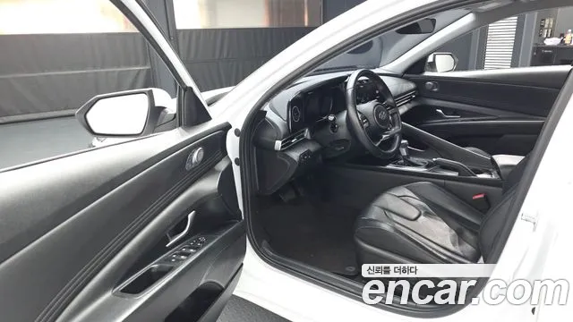 Hyundai AVANTE Avante (CN7) — Фото автомобиля 10
