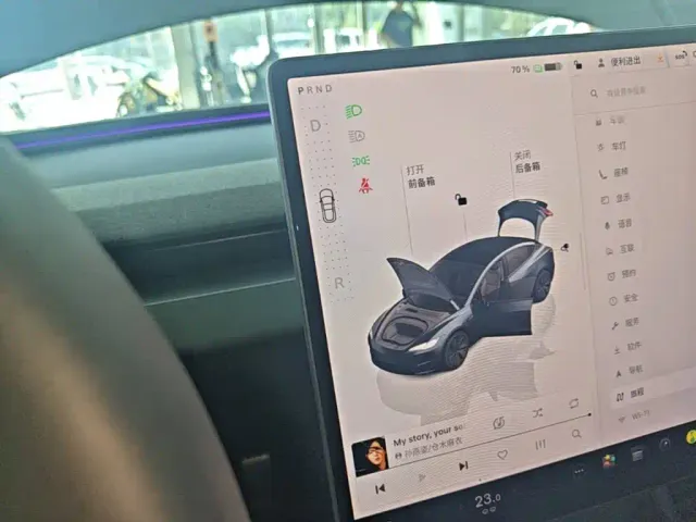 Tesla Model 3 — Фото автомобиля 13