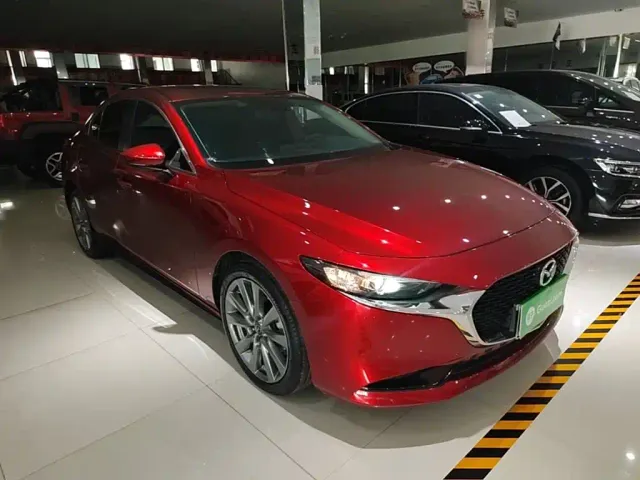 Mazda Axela — Фото автомобиля 3