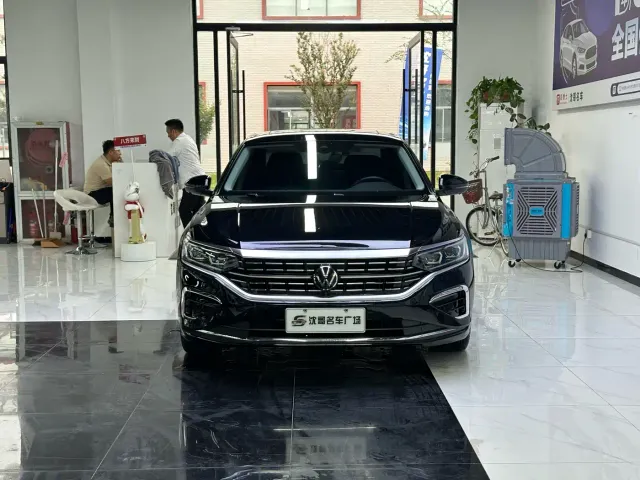 Volkswagen Passat — Фото автомобиля 2