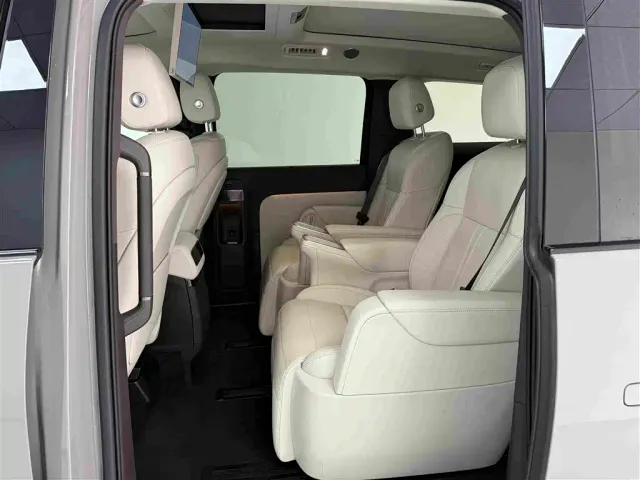Li Auto MEGA — Фото автомобиля 5
