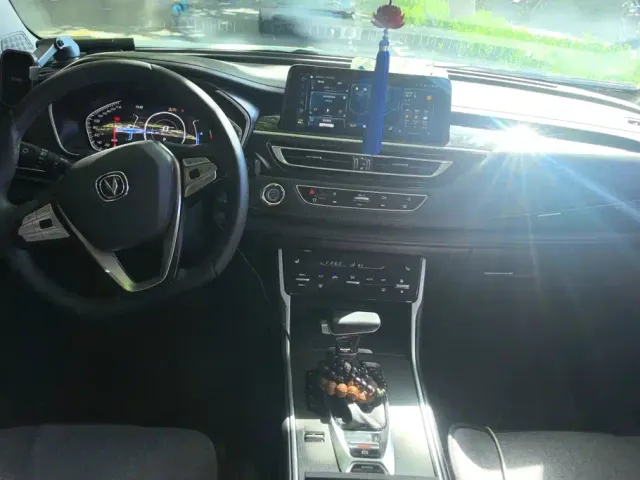 Changan CS75 — Фото автомобиля 12