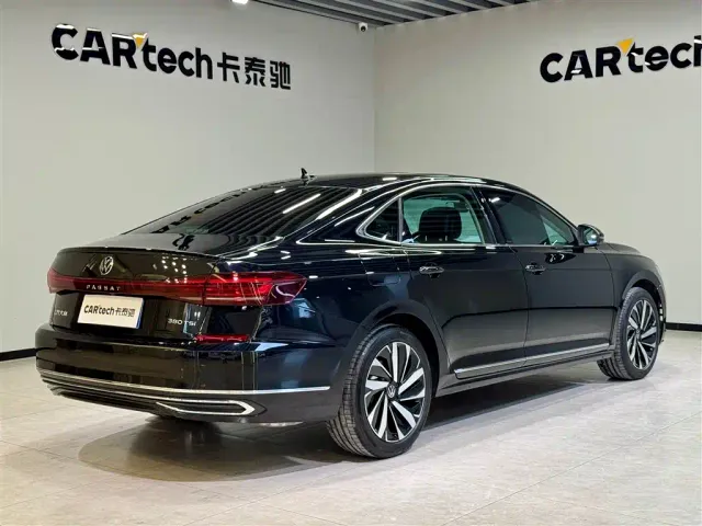 Volkswagen Passat — Фото автомобиля 4