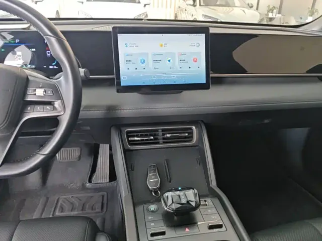 BYD Qin L — Фото автомобиля 12
