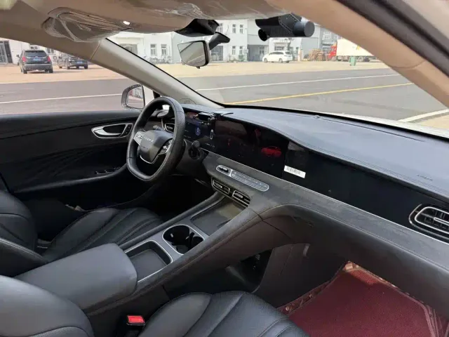 Roewe D7 — Фото автомобиля 11