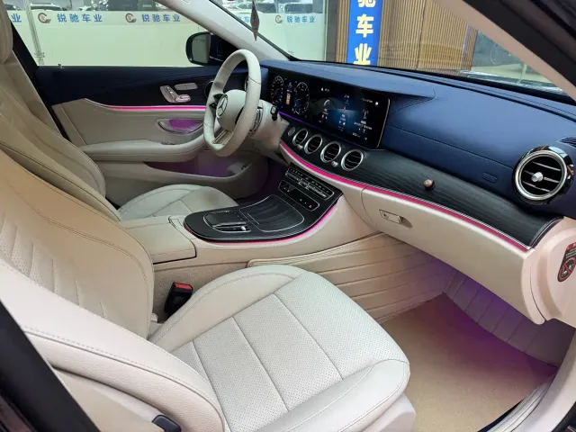 Mercedes-Benz E-Class — Фото автомобиля 20
