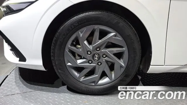Hyundai AVANTE Новый Avante (CN7) — Фото автомобиля 5