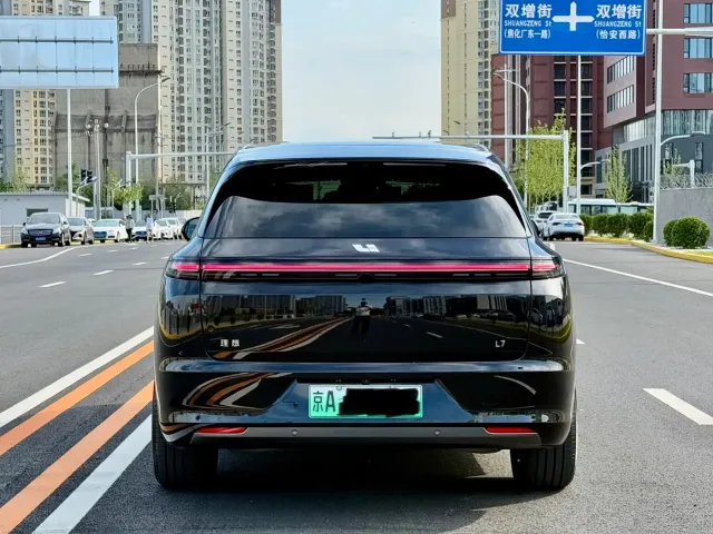 Li Auto L7 — Фото автомобиля 7