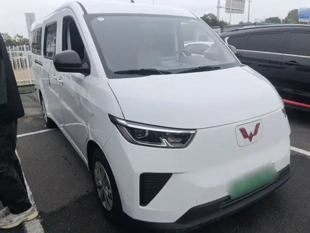 Wuling Yangguang — Фото автомобиля 3