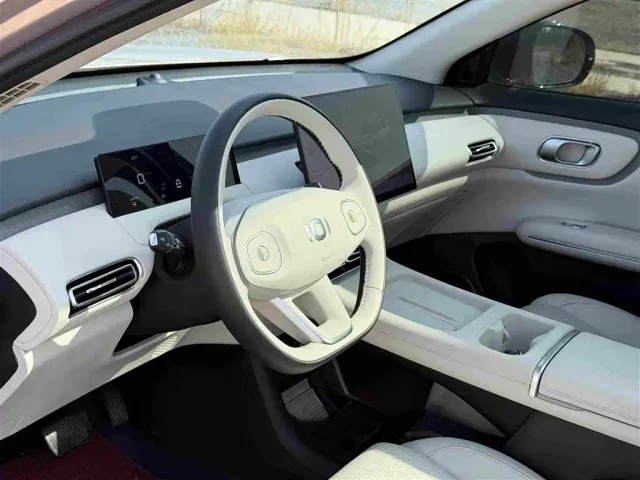 Changan Qiyuan Q05 — Фото автомобиля 11