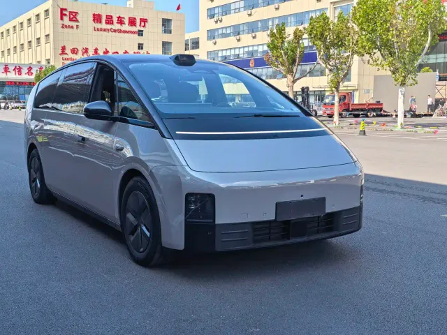 Li Auto MEGA — Фото автомобиля 2