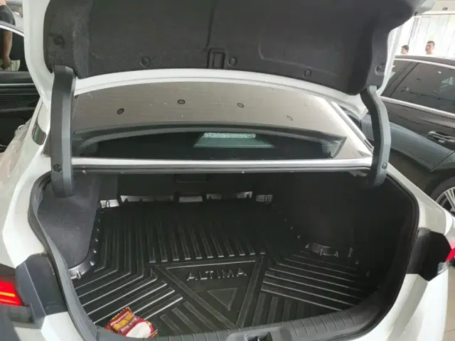 Nissan Teana — Фото автомобиля 14