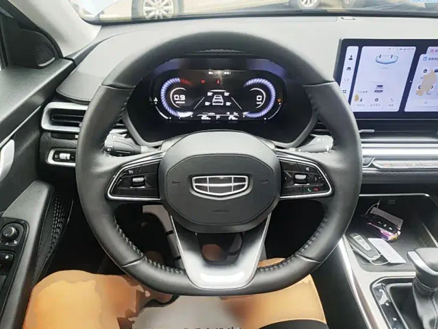 Geely Emgrand — Фото автомобиля 10