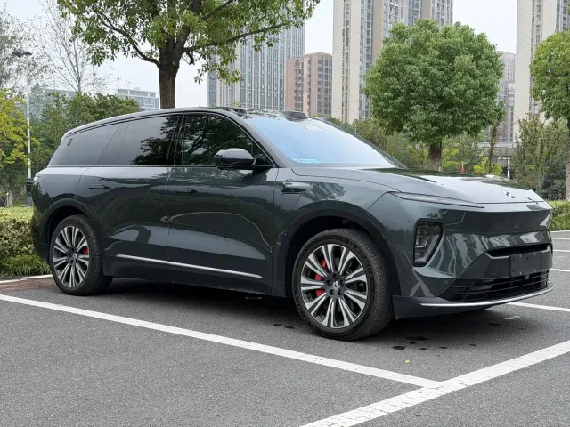 Nio ES8 — Фото автомобиля 3