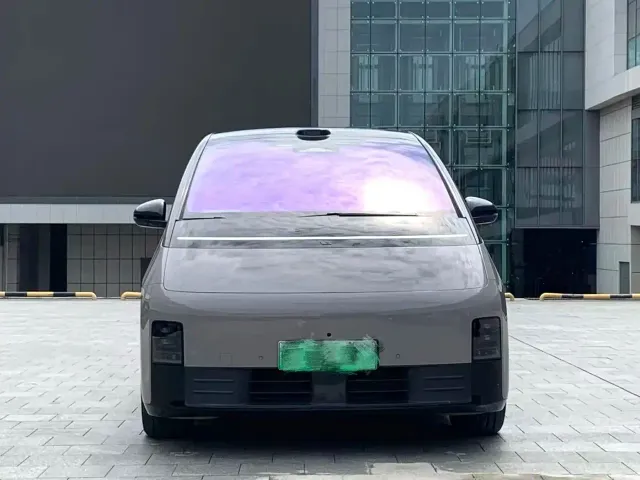 Li Auto MEGA — Фото автомобиля 2