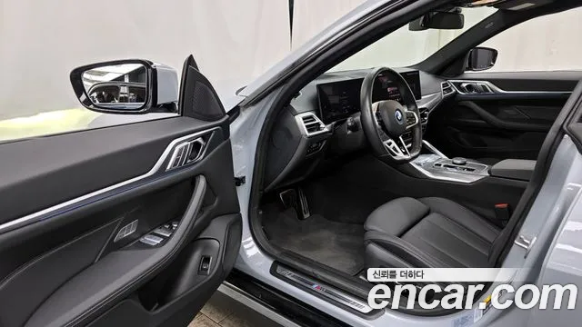 BMW i4 — Фото автомобиля 10