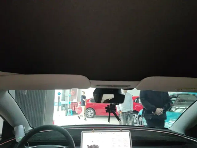 Tesla Model 3 — Фото автомобиля 17