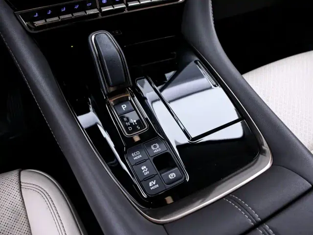 Toyota Alphard — Фото автомобиля 10