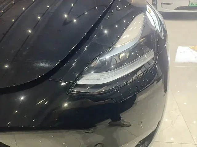 Tesla Model Y — Фото автомобиля 23