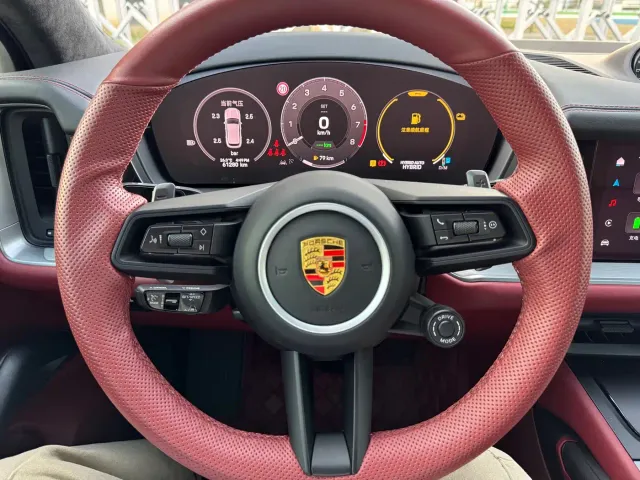 Porsche Cayenne — Фото автомобиля 7