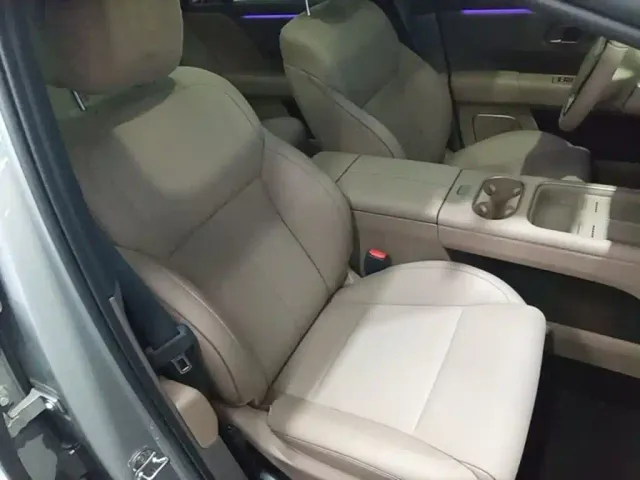 Li Auto i6 — Фото автомобиля 24