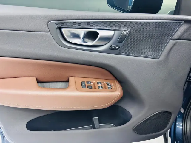 Volvo XC60 — Фото автомобиля 14