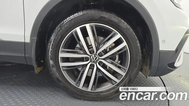 Volkswagen Tiguan — Фото автомобиля 18