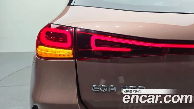 Mercedes-Benz EQA — Фото автомобиля 22