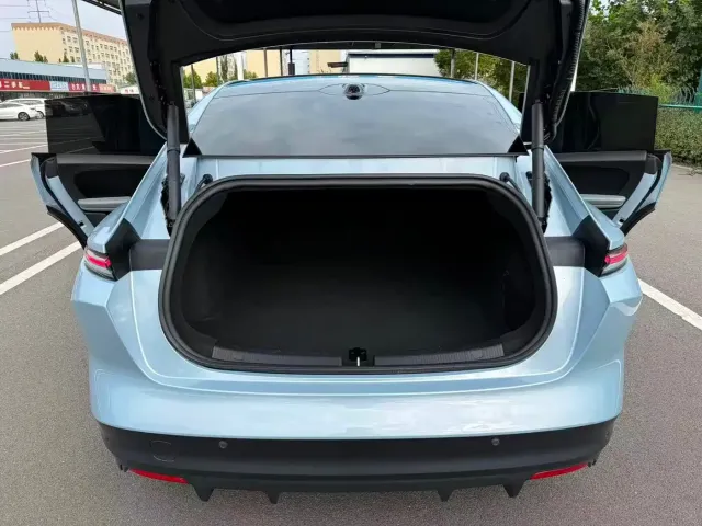 NIO NIO ET5 2022 75kWh — Фото автомобиля 9