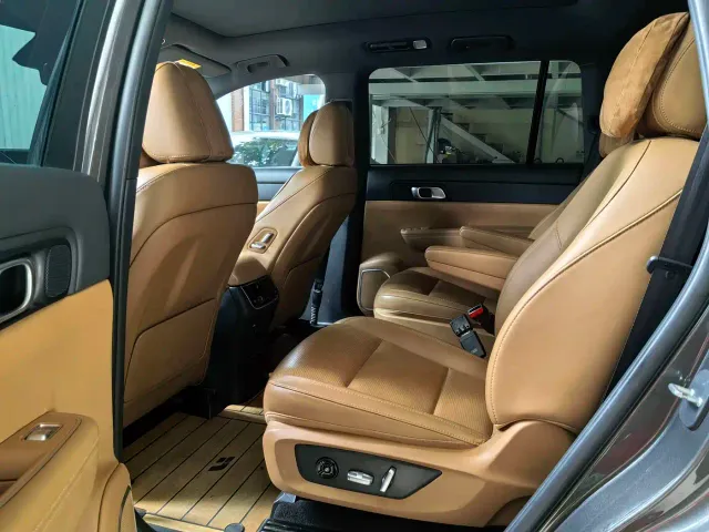 Li Auto ONE — Фото автомобиля 6