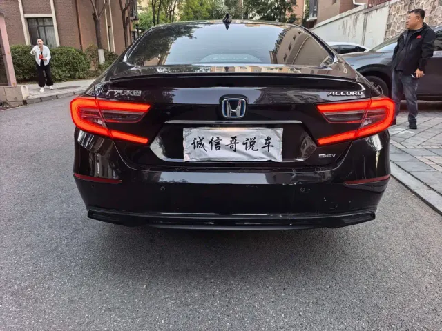 Honda Accord — Фото автомобиля 8