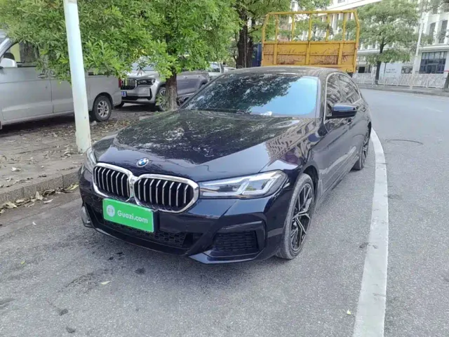 Фотография автомобиля — BMW 5 Series