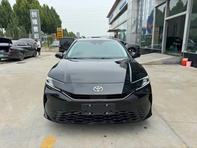 Toyota Camry — Фото автомобиля 2