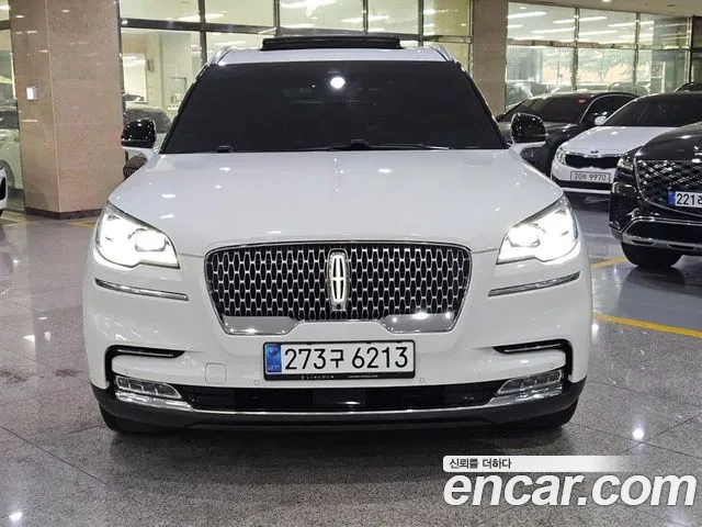 Lincoln Aviator Aviator 2 поколение — Фото автомобиля 2