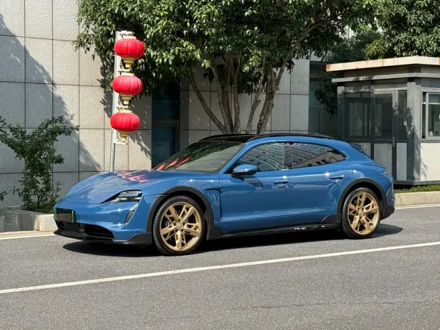 Porsche Taycan — Фото автомобиля 2