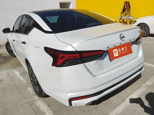 Nissan Teana — Фото автомобиля 4