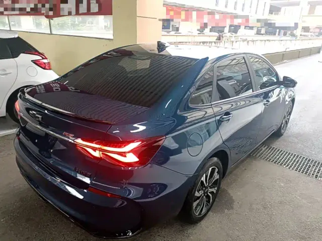 Chevrolet Monza — Фото автомобиля 6