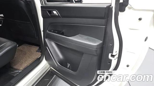 KG_Mobility_Ssangyong Rexton Новый Rexton Sport Khan Дизель 2.2 4WD — Фото автомобиля 21
