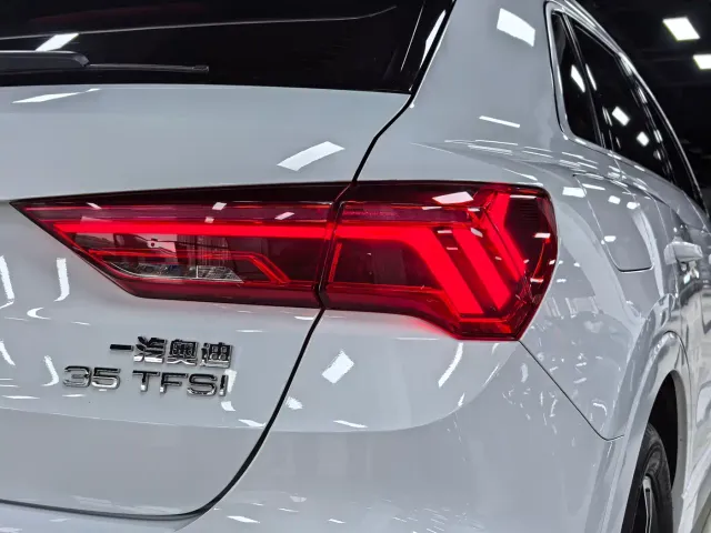 Audi Q3 — Фото автомобиля 5