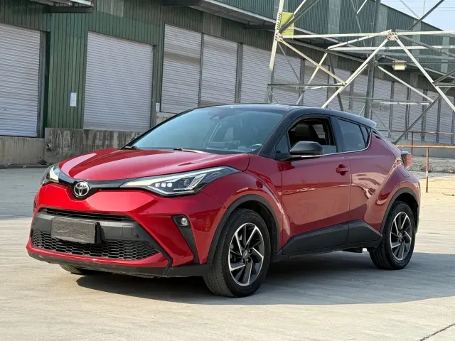 Фотография автомобиля — Toyota C-HR