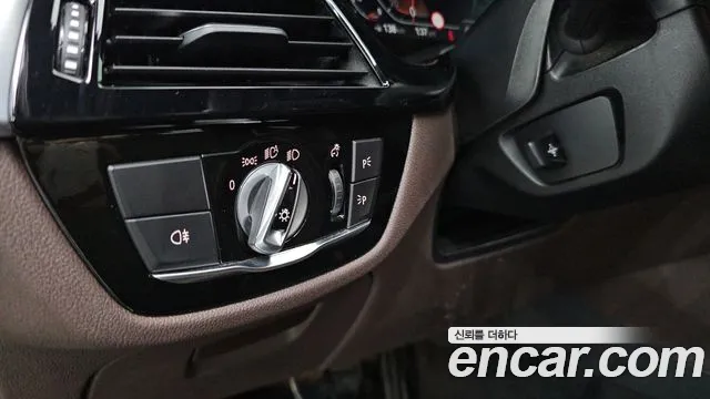 BMW 5 Series G30 — Фото автомобиля 30